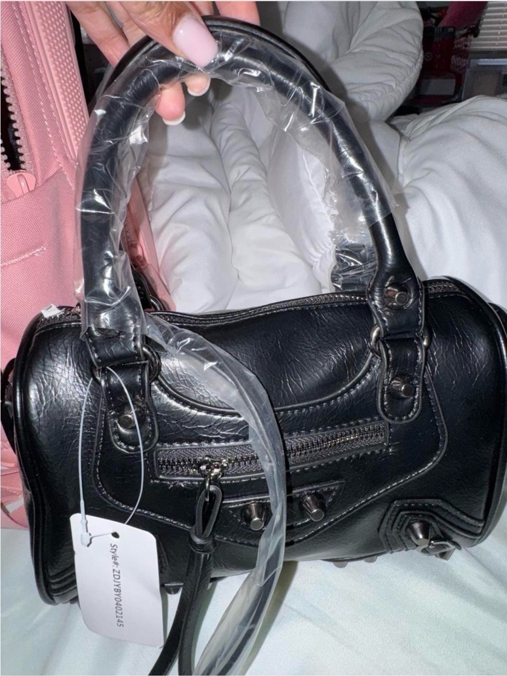 Classic Black Leather Barrel Handbag - Unbranded